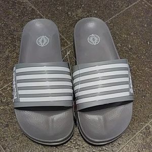Akademiks sandals